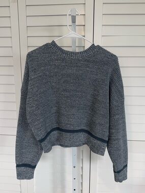 Sweaty Betty Gray Crewneck Cropped Sweater with Navy Trim